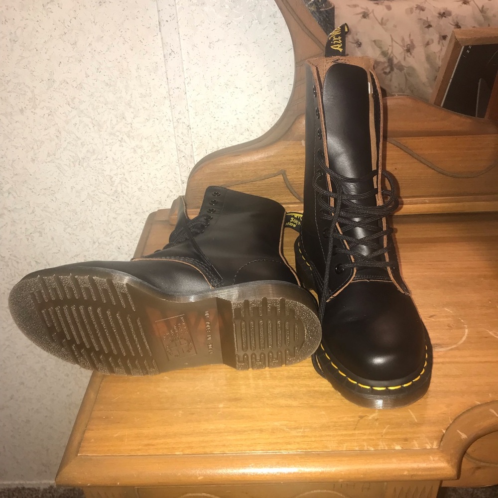 Doc martens “vintage” made in England.